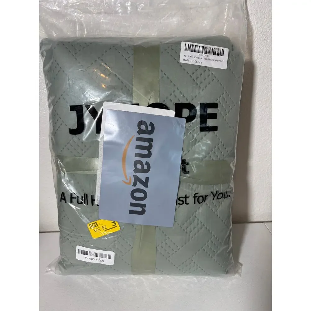 JYHOPE Sage Green Twin Quilt 68x90 Lightweight Microfabric Bedspread & Shams Set